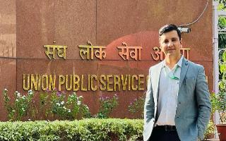 upsc-success-story-meet-ias-vijay-wardhan-who-overcame-35-failures-to-achieve-upsc-success